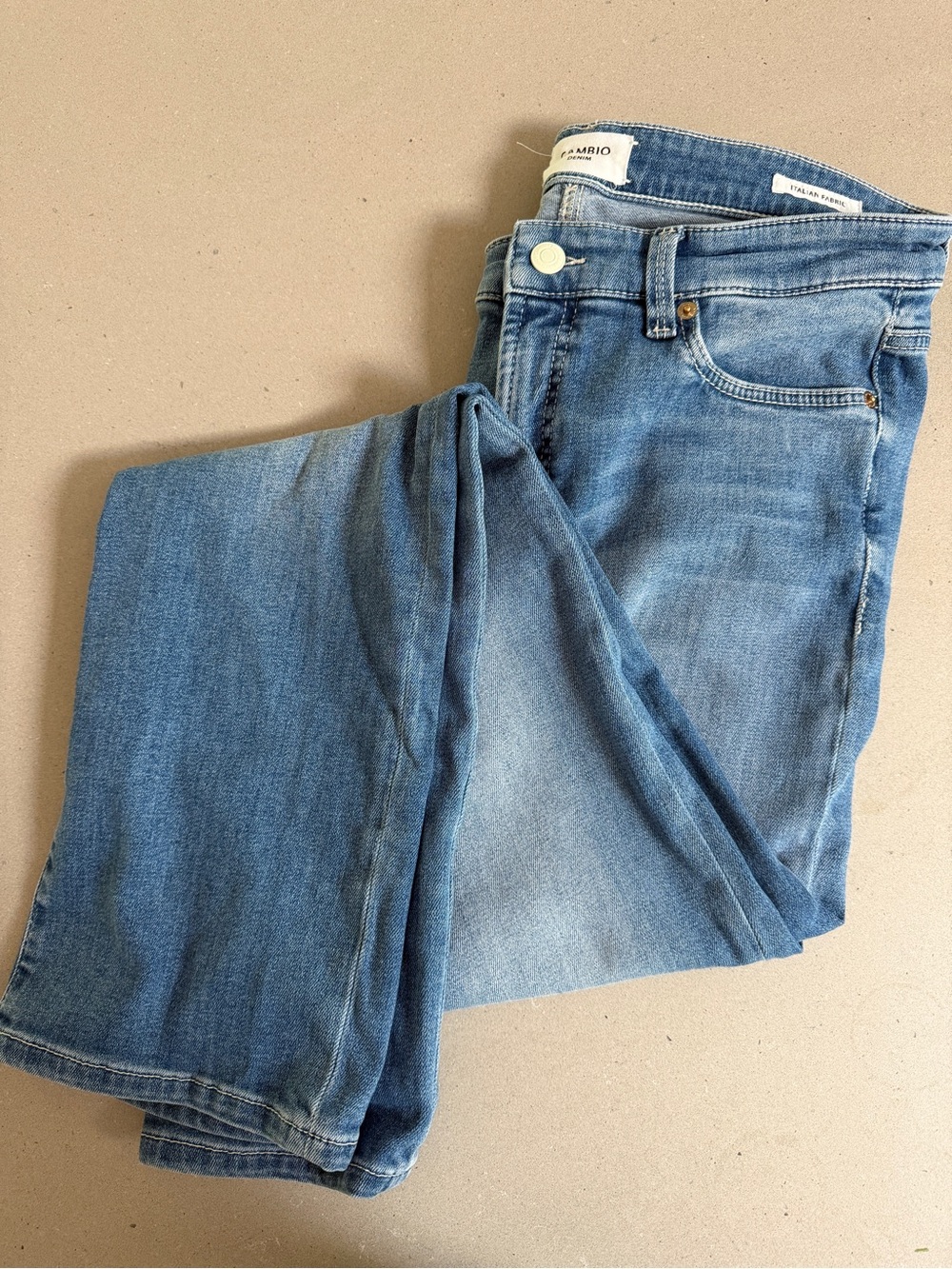 Cambio Piper Long Jeans | Light Wash | Straight Leg | Stretch Denim | 32” Inseam